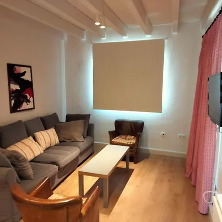 Atico Con Terraza Luminoso Y Centrico アパート
